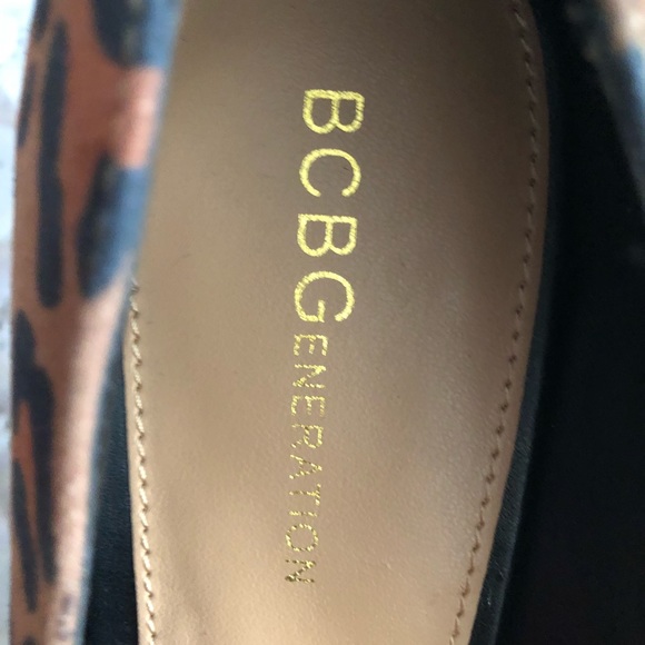 Sueded Animal print pumps - Picture 3 of 8